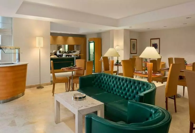 Quarto Club, Hilton Rome Airport