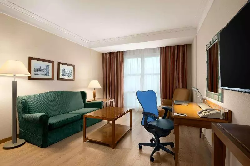 Junior Suite Cama King, Hilton Rome Airport