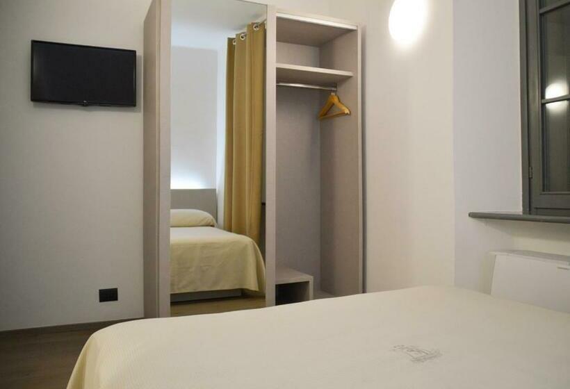 اتاق اکونومی, Il Loggiato Dei Serviti