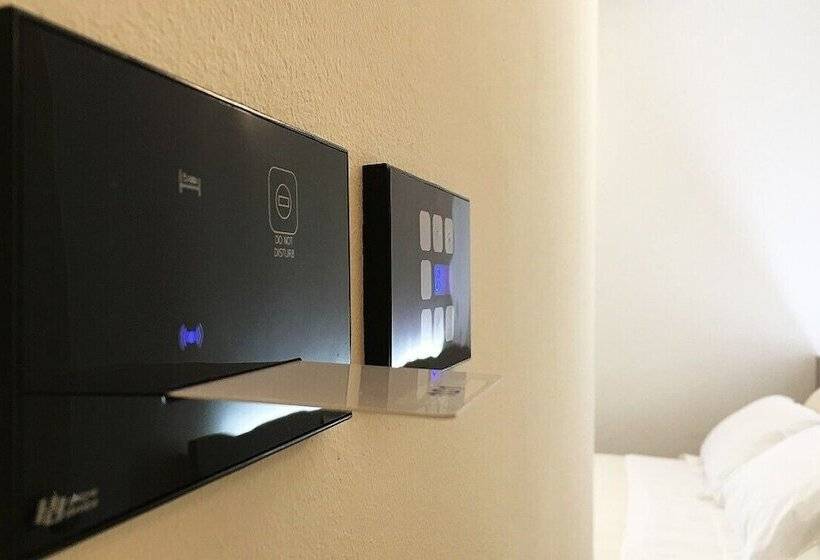 اتاق اکونومی, Il Loggiato Dei Serviti