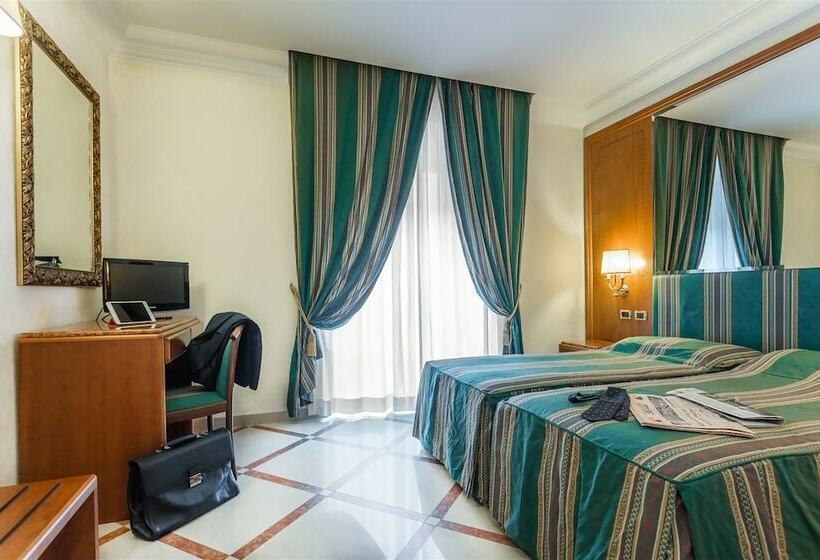 חדר סטנדרט לשלושה, Regio