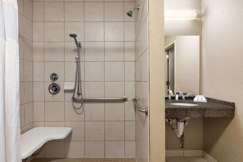 Habitación Triple Estándar, Regio