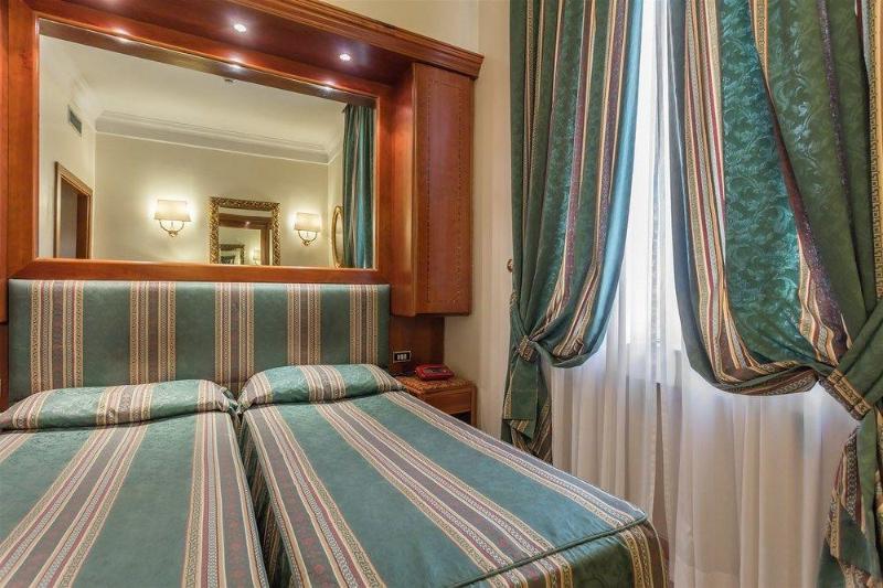 Habitación Estándar, Regio