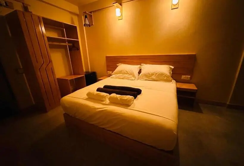 اتاق لوکس با بالکن, Relax Lodge