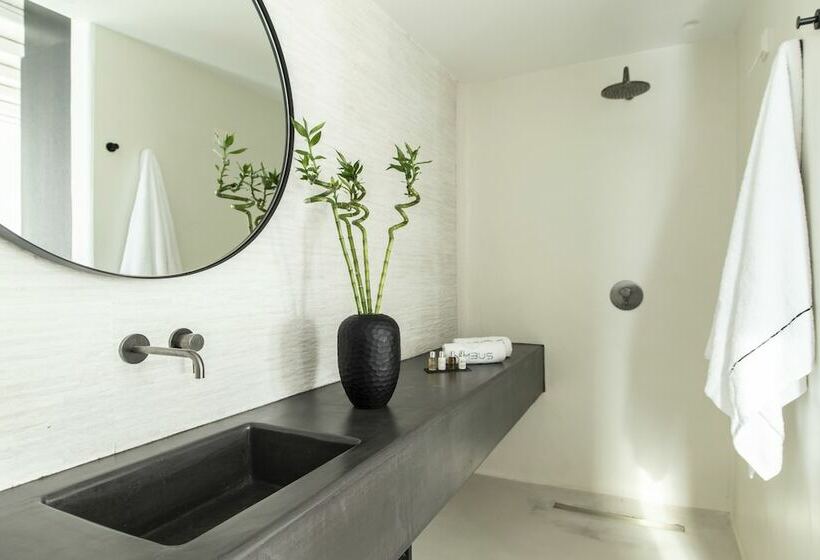 海の見えるプレミアムスイート, Nimbus Mykonos