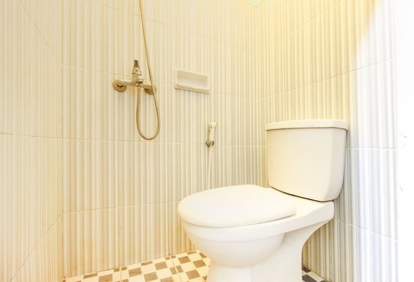 Номер Deluxe, Reddoorz Near Amikom Yogyakarta 2
