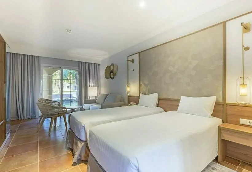 スタンダードスタジオ, La Sella Premium Lifestyle Apartments