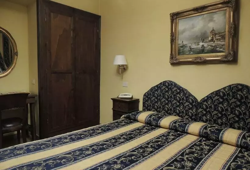 Standard Kolmen Hengen Huone, Country Relais I Due Laghi