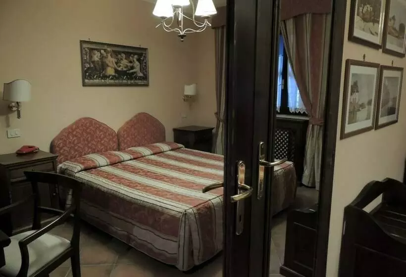Standard Yhden Hengen Huone, Country Relais I Due Laghi