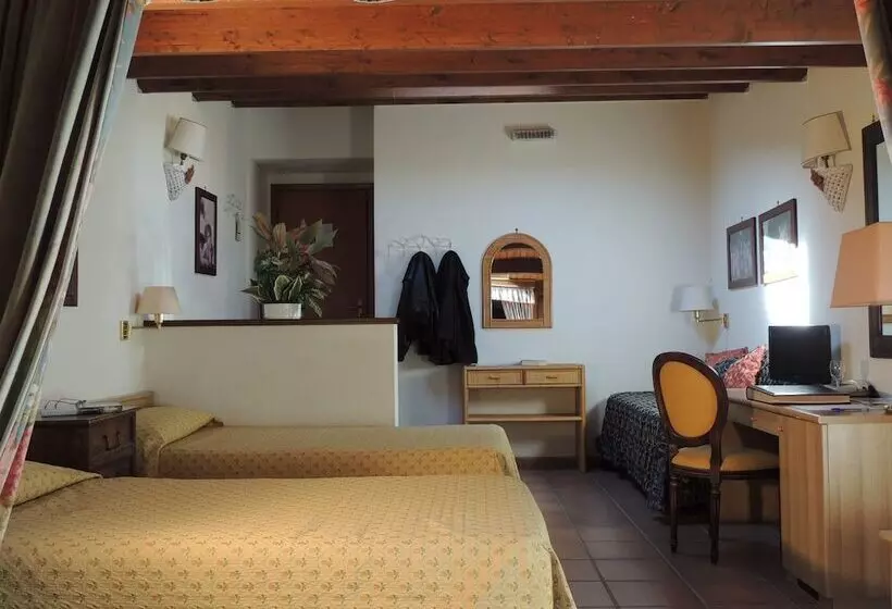 Standard Kolmen Hengen Huone, Country Relais I Due Laghi