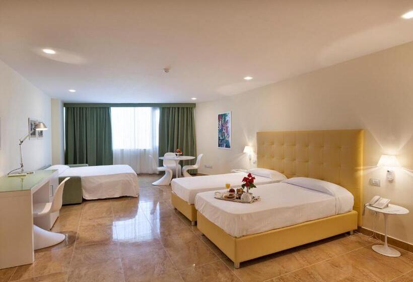 חדר סופריור לארבעה, Mercure Villa Romanazzi Carducci Bari