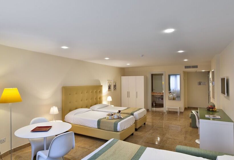 חדר סופריור לשלושה, Mercure Villa Romanazzi Carducci Bari