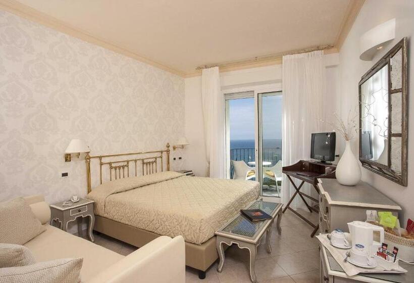 小型套房, Posillipo