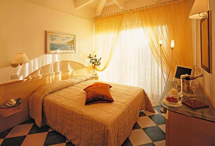 اتاق استاندارد با بالکن, Posillipo