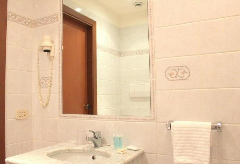 Standardeinzelzimmer, Romulus