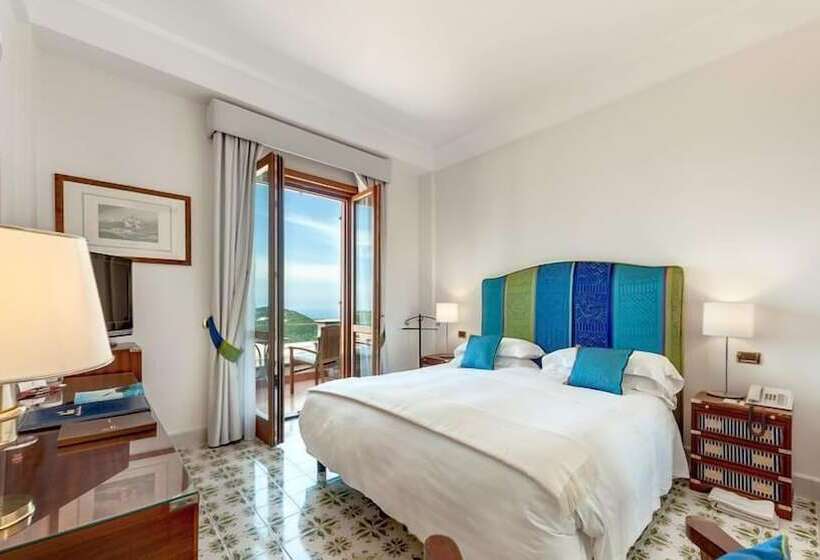Номер Стандарт Боковой Вид на Море, San Montano Resort & Spa