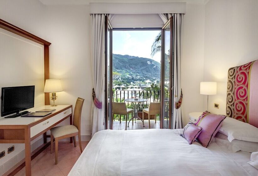 غرفة قياسية إطلالة جانبية علي البحر, San Montano Resort & Spa