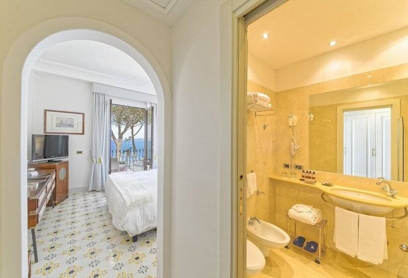 Номер Superior Вид на Море, San Montano Resort & Spa