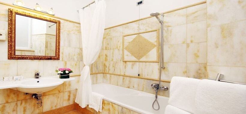 חדר סטנדרט, Traiano