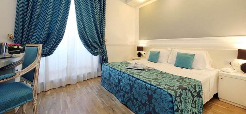 חדר סטנדרט לשלושה, Traiano