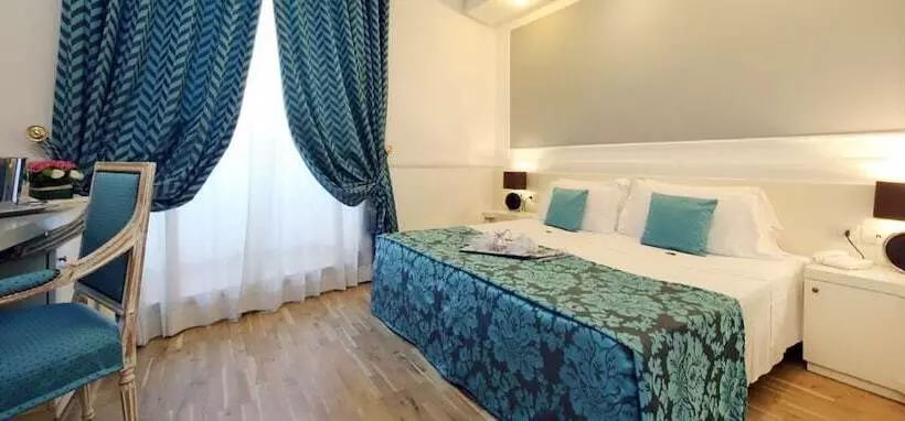 اتاق استاندارد یک نفره, Traiano