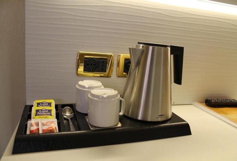 Habitació Triple Estàndard, University