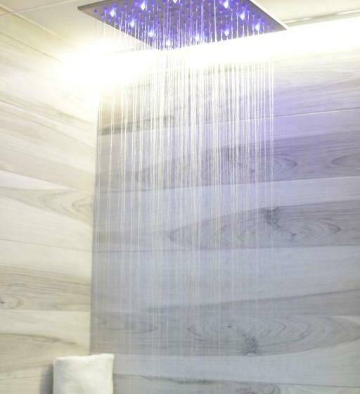 اتاق استاندارد چهار تخته, Vergilius Billia