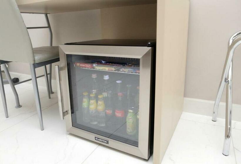 اتاق سوپریور, Vergilius Billia