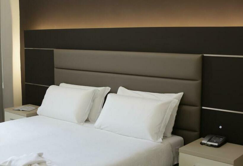 اتاق سوپریور, Vergilius Billia