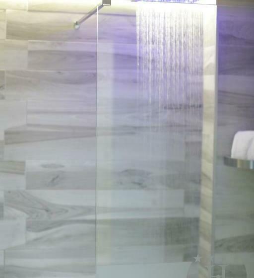 اتاق سوپریور, Vergilius Billia