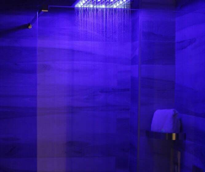 اتاق سوپریور, Vergilius Billia