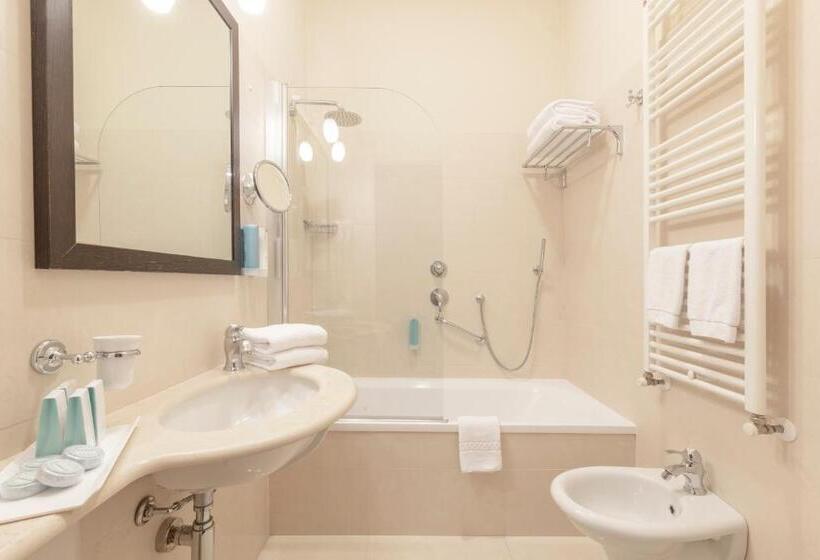 غرفة قياسية مزوَّدة بشُرفة, Villa Rosa Hotel Desenzano