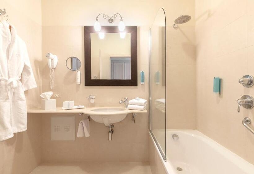 غرفة سوبيريور مزودة بشرفة, Villa Rosa Hotel Desenzano