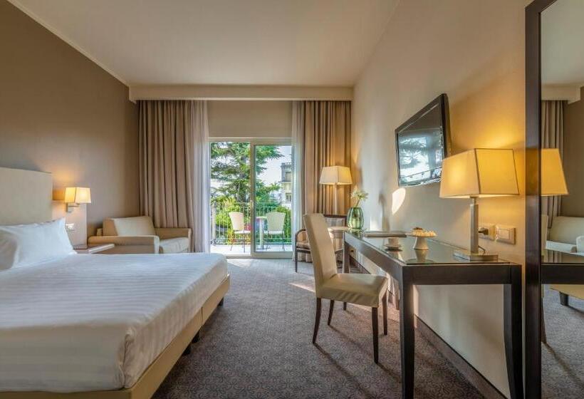 غرفة سوبيريور مزودة بشرفة, Villa Rosa Hotel Desenzano