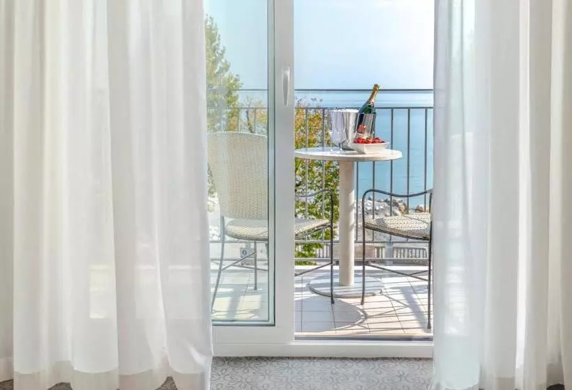 Juniorsviitti Järvinäkymä, Villa Rosa Hotel Desenzano