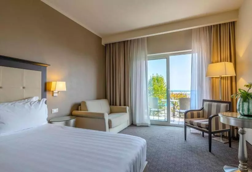 Juniorsviitti Järvinäkymä, Villa Rosa Hotel Desenzano