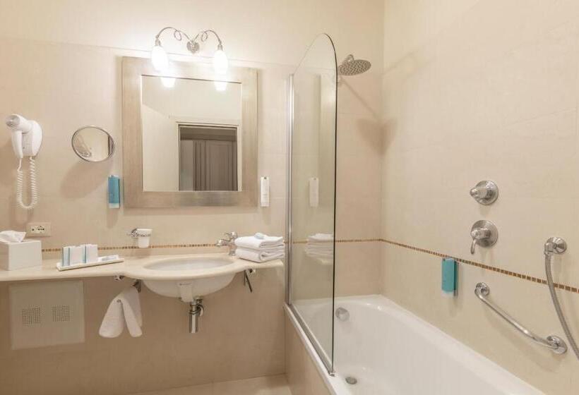 جناح جونيور مطل علي البحيرة, Villa Rosa Hotel Desenzano