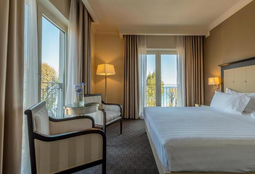Suite with lake view, Villa Rosa Hotel Desenzano