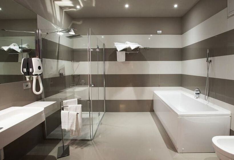 小型套房, Vittoria