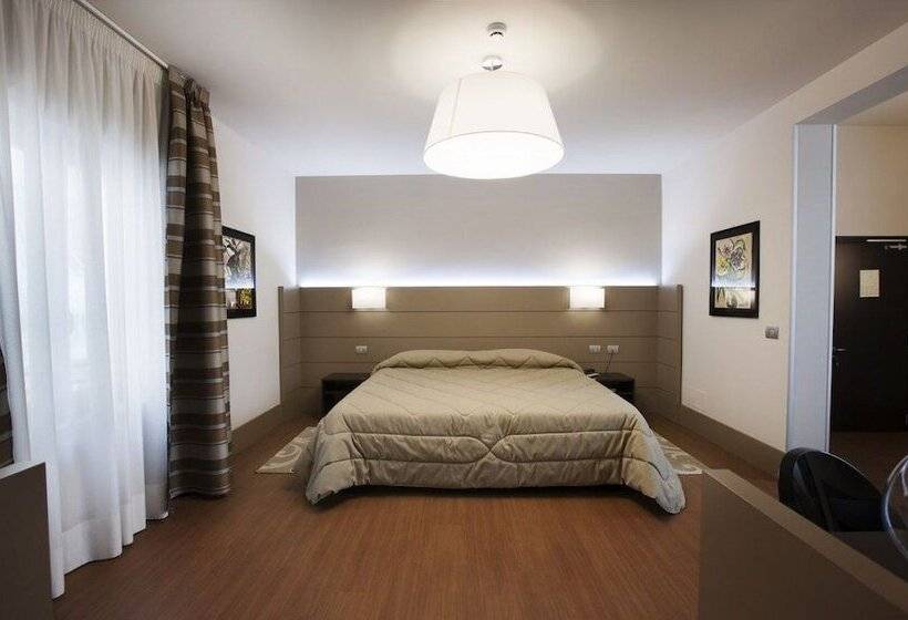 小型套房, Vittoria