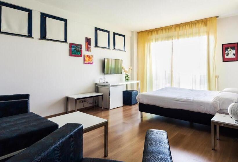 Полулюкс, Park Hotel Residence
