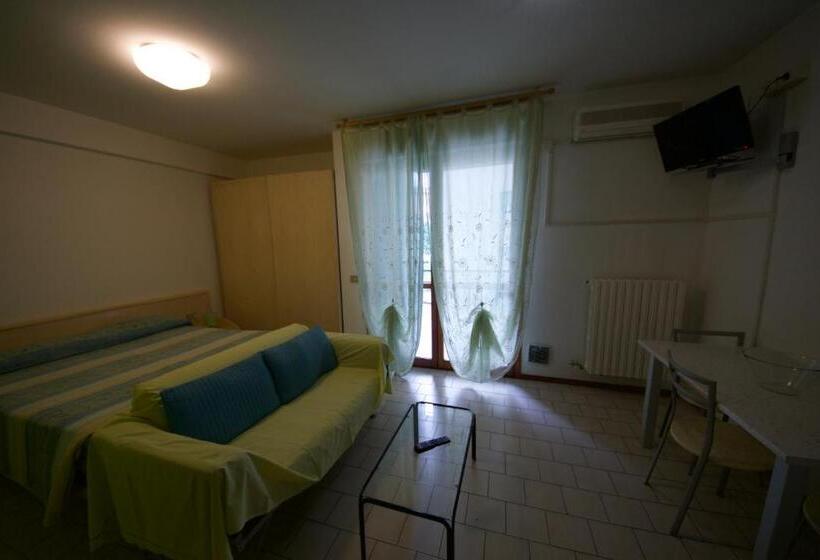 استودیو استاندارد با بالکن, Residence Parmigianino