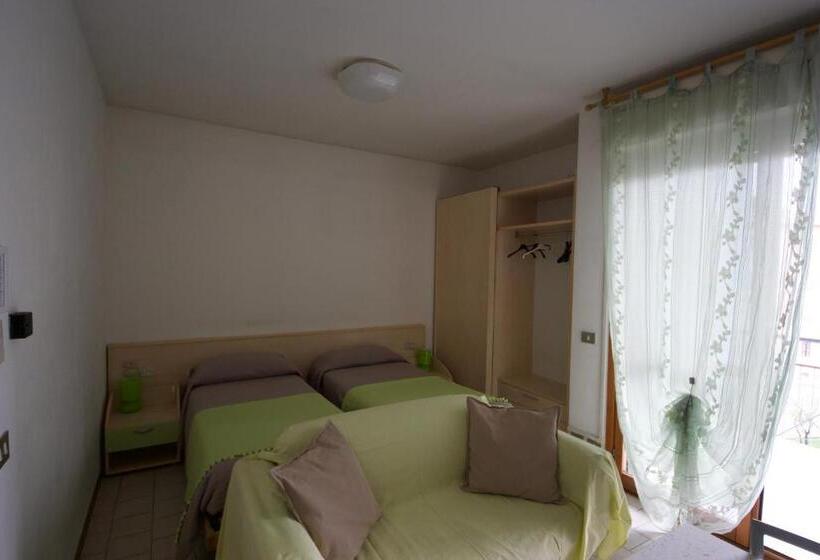 استودیوی استاندارد, Residence Parmigianino