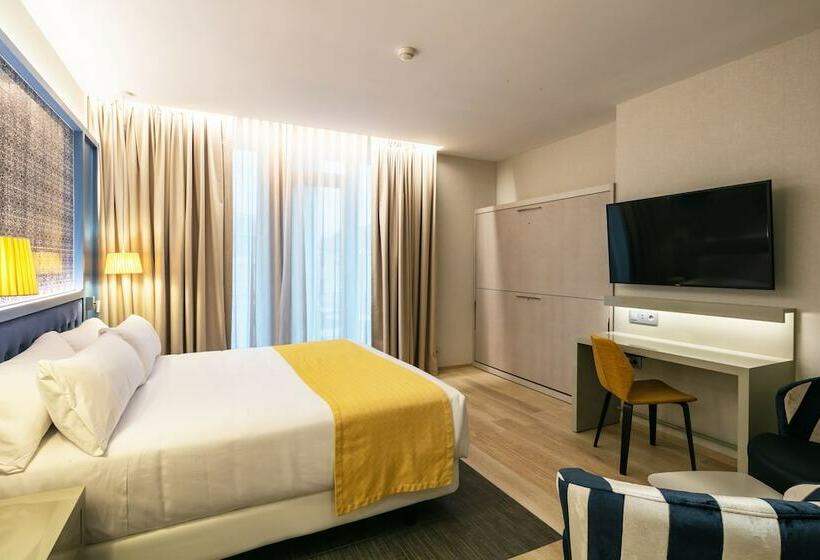 اتاق خانوادگی, Catalonia Porto