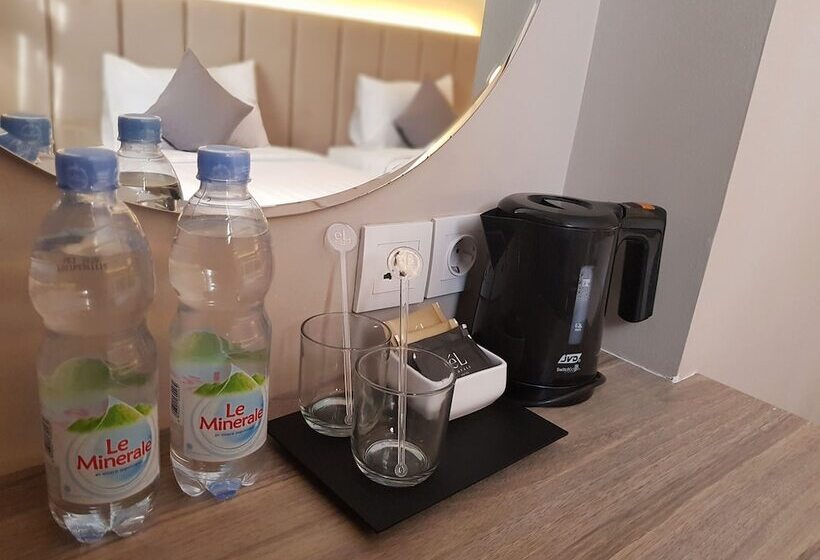 Номер Superior, El Hotel Yogyakarta Malioboro