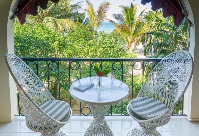 سوییت جونیور با چشمانداز دریا, Charela Inn