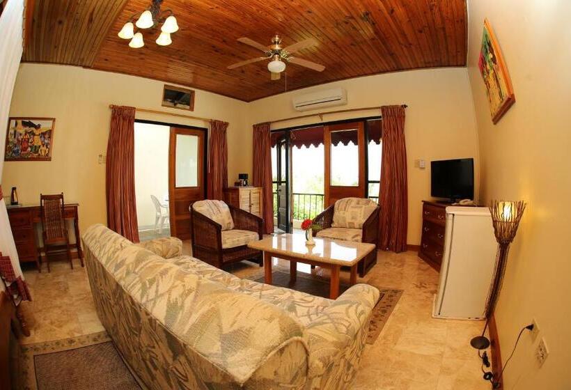 سوییت جونیور با چشمانداز دریا, Charela Inn