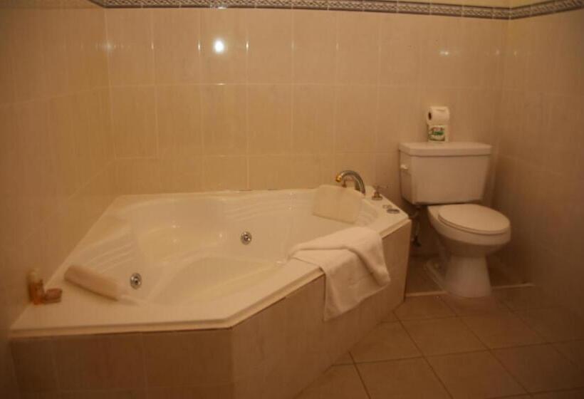 سوییت جونیور با چشمانداز دریا, Charela Inn