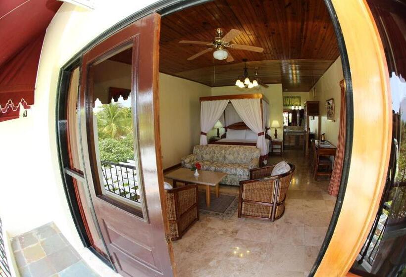 سوییت جونیور با چشمانداز دریا, Charela Inn