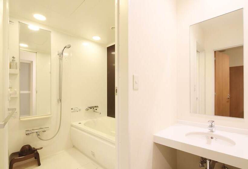 غرفة قياسية ثلاثية, Hiroshima Tokyu Rei